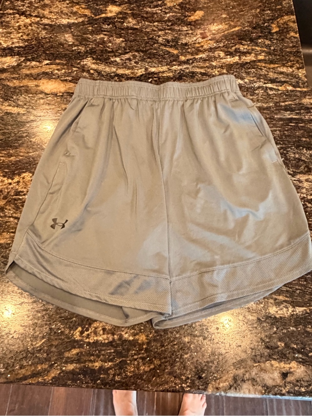 Under Armour Athletic Shorts Loose Mens L Gray